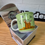 Caneca Tom Mandalorian Baby Yoda Sapinhos